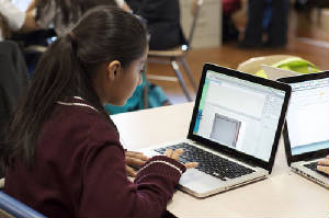 globaloriastudentatcomputer.jpg